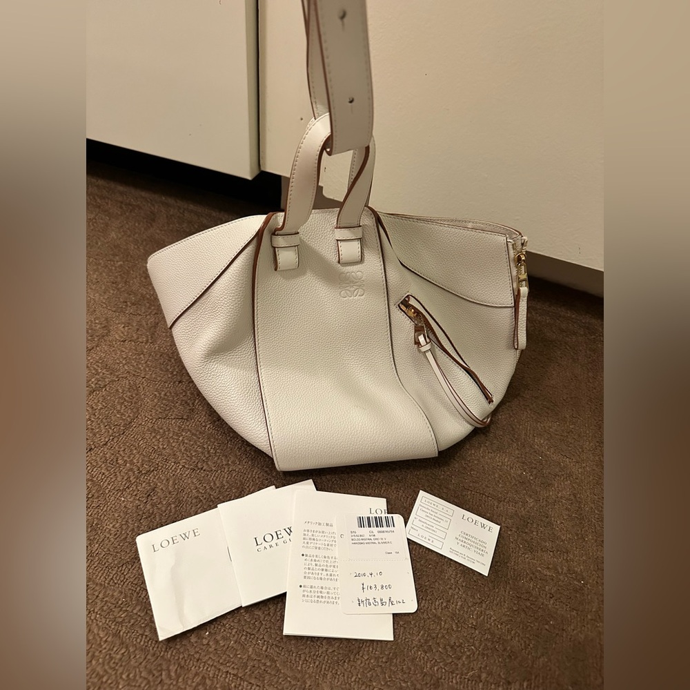 Loewe Small Hammock Leather Shoulder Bag in off white-Excellent condition